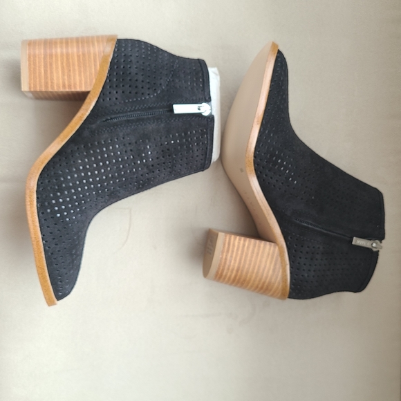 1. State Booties - Picture 3 of 6